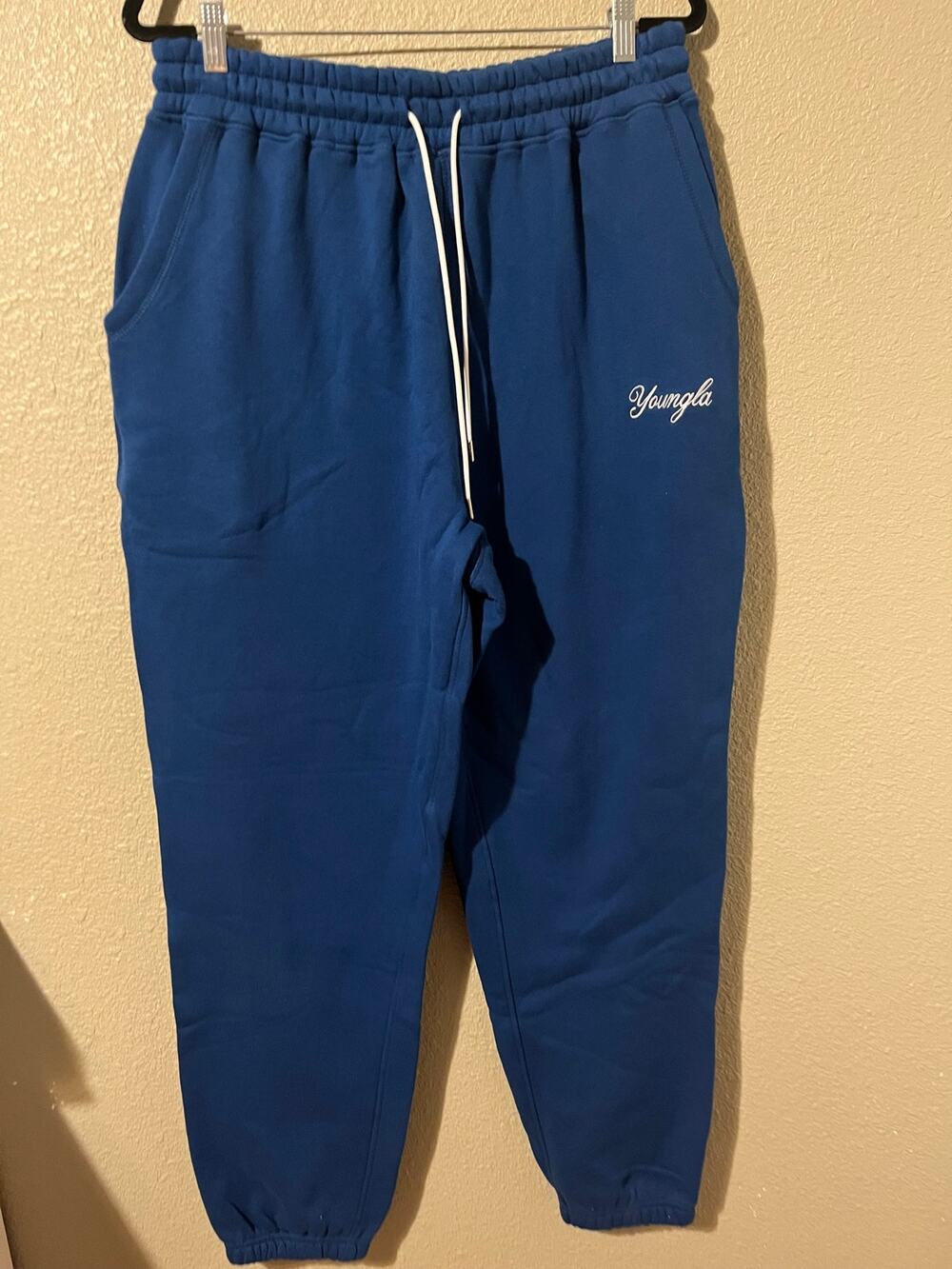 Young LA men’s sweatpants/joggers new without tags size XXL